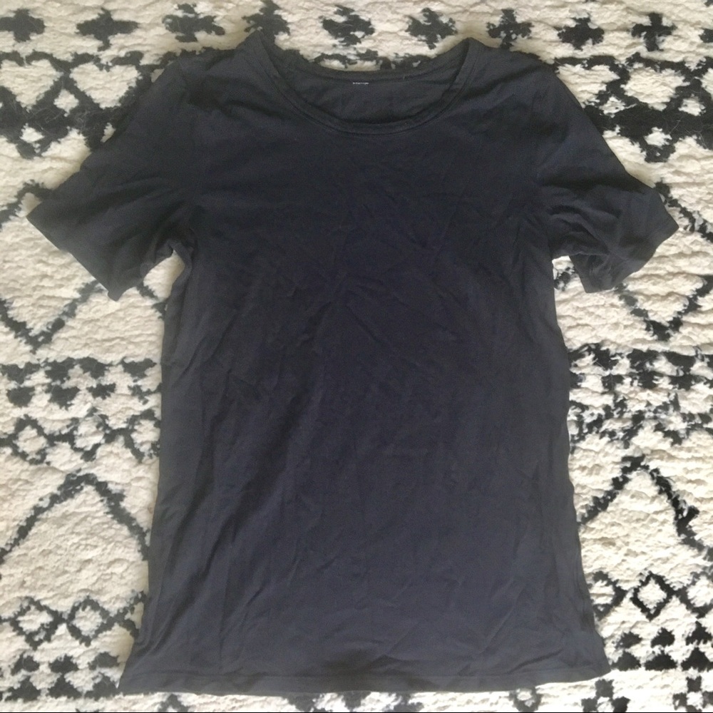 LULULEMON Black t-shirt, size 6